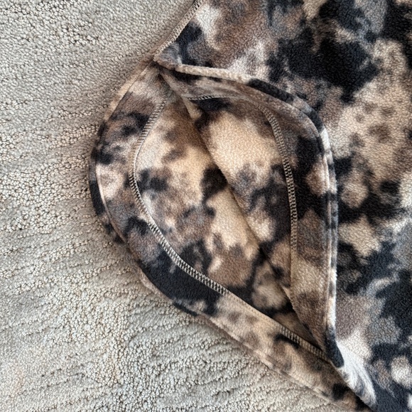 Zella Quarter Zip Camo Fleece Pullover - Picture 4 of 9